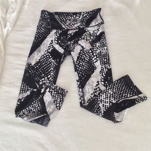 LuLu Lemon 5/8 running tights. Size 4